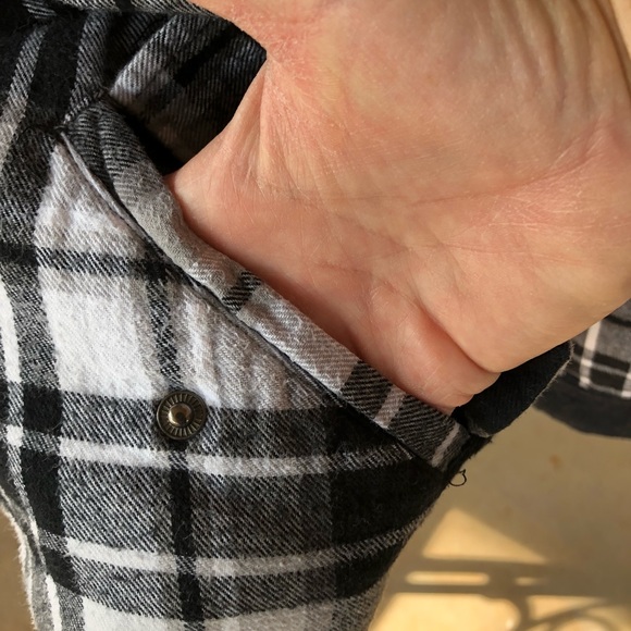 Hurley Women’s Flannel Shirt Jacket - Picture 7 of 8